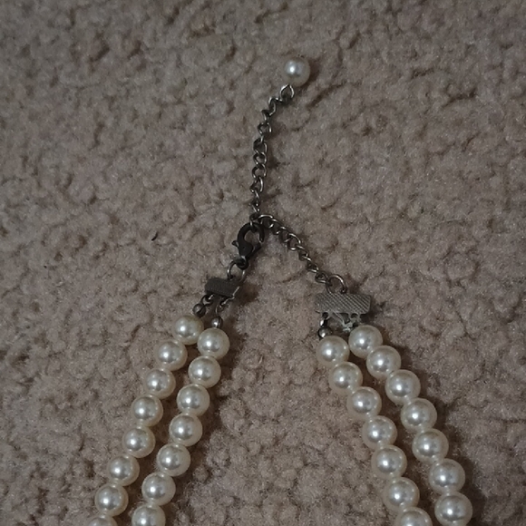 Elegant Double Strand Pearl Fashion Necklace - Picture 2 of 2